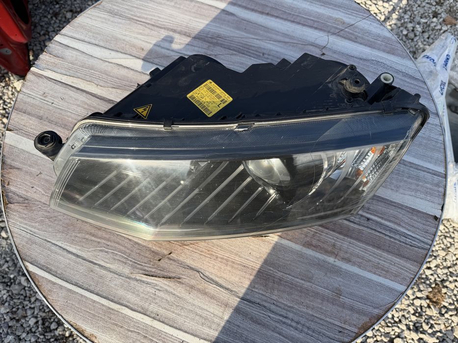 Фар Skoda Octavia