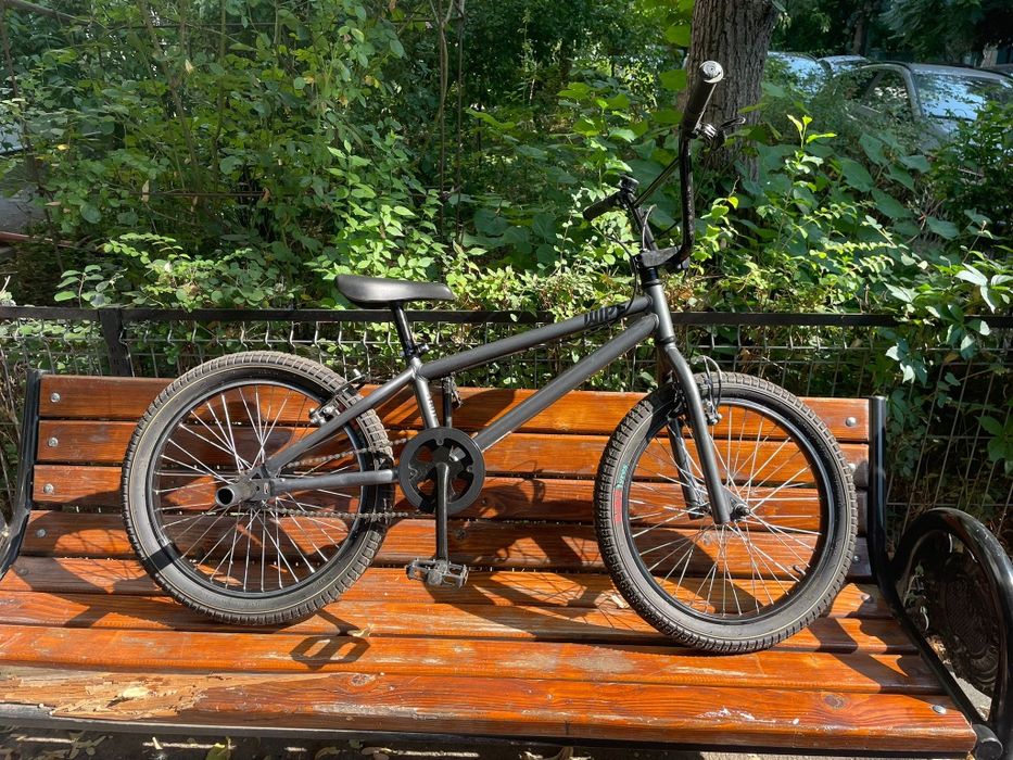 Vând Bicicleta BMX Wipe 500 20"