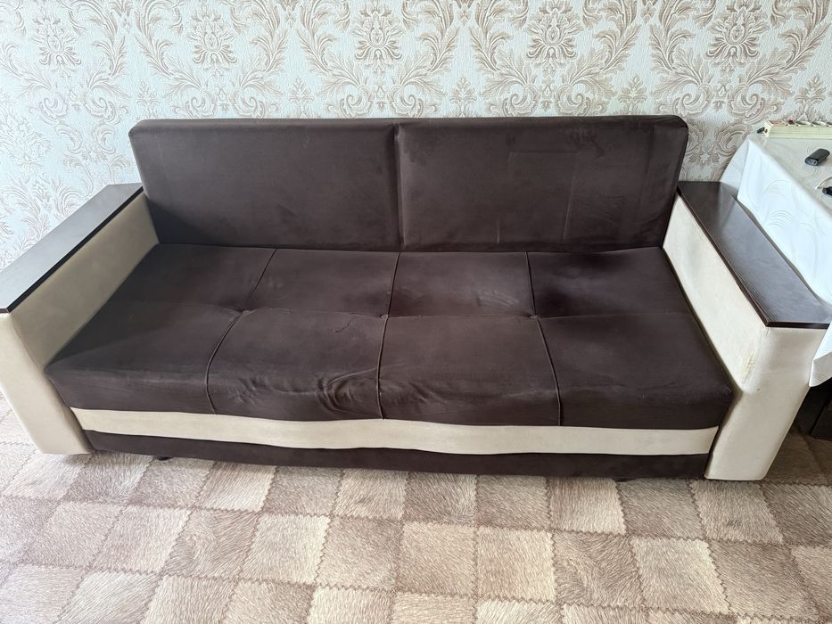Продается Диван 2 м