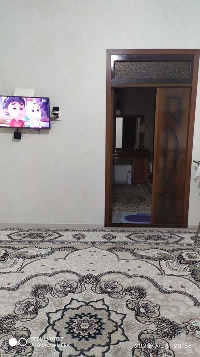 Радуга 67 да 2 хонали 2 этаж квартира сотилади. МАКЛЕРСИЗ.