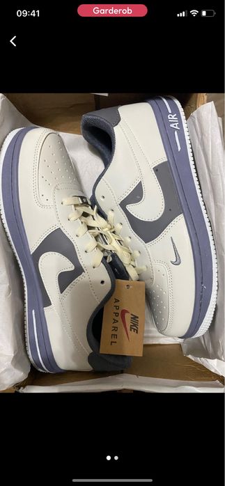 Продаются стильные и удобные кроссовки Nike в белом цвете.