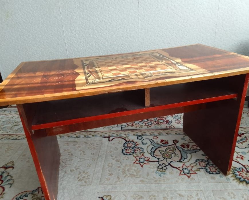 Столик журнальный