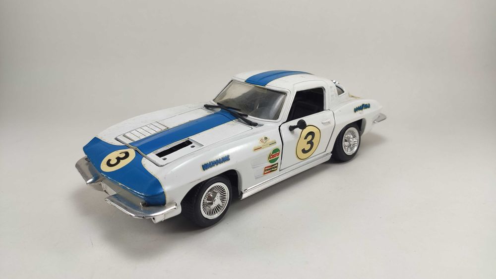 авто модели със забележки в 1/24 Danbury Mint, Revel, Bburago, Maisto