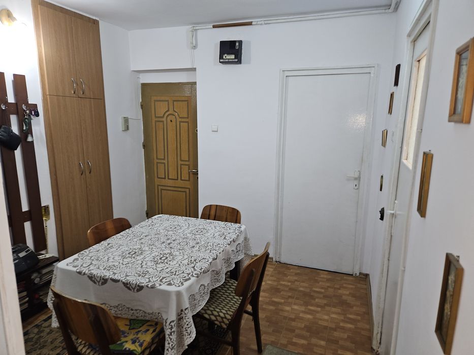 Vand apartament 2 camere