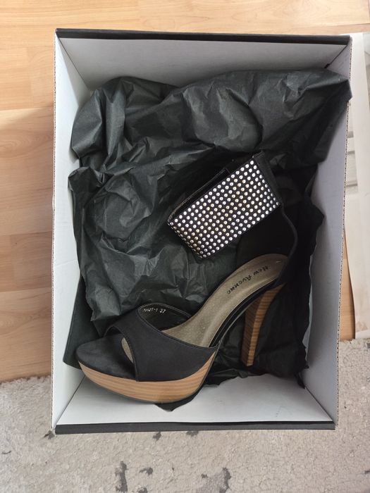 Обувки на всичко токче