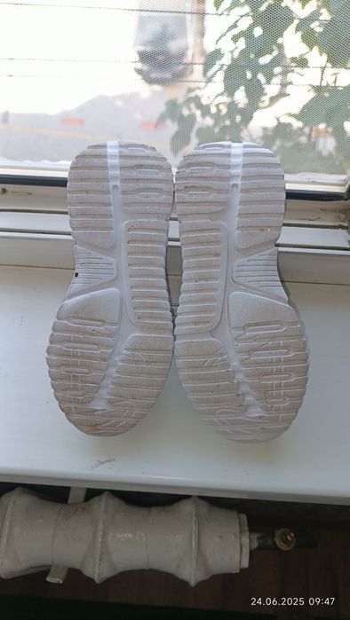 Кроссовки для девочки