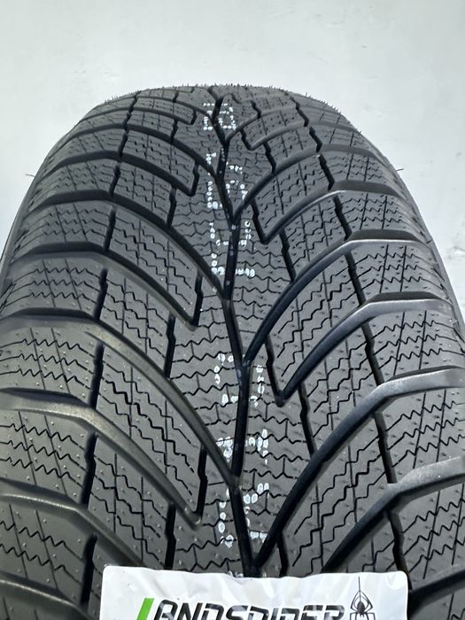 Нови Зимни Гуми LANDSPIDER SNOWTRAXX H/P 225/60R18 104H XL 2256018