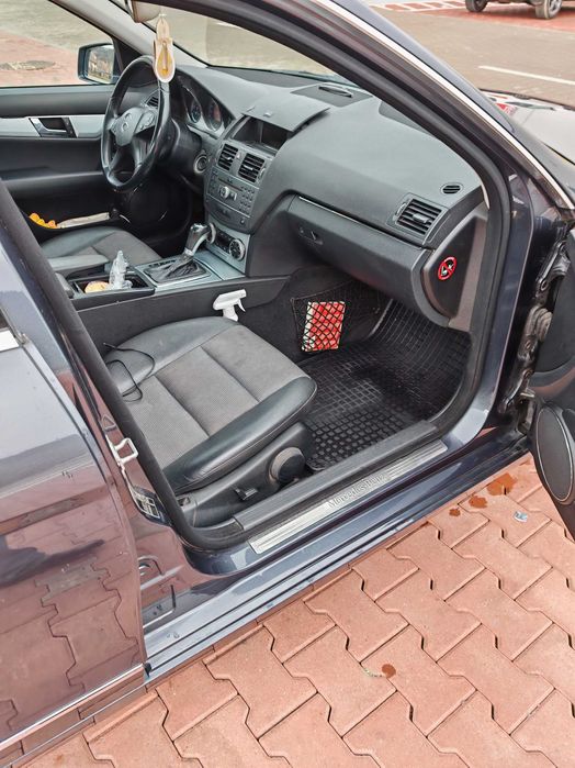 Vand Mercedes Benz  C220 Avantgarde diesel din 2011, 170 CP