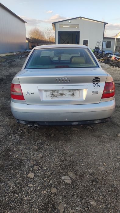 Audi A4 2.8 quattro на части