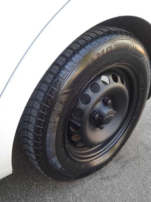 Mashina sotiladi Spark