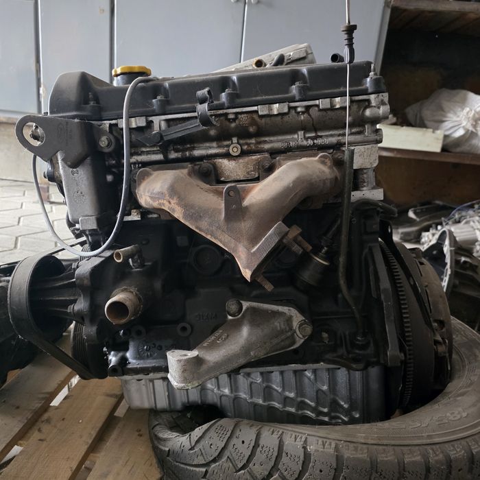 Двигатель с коробкой механика