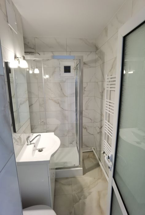 Închiriez apartament cu doua camere