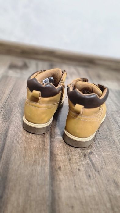 Детски зимни боти, с цип и връзки,35номер.