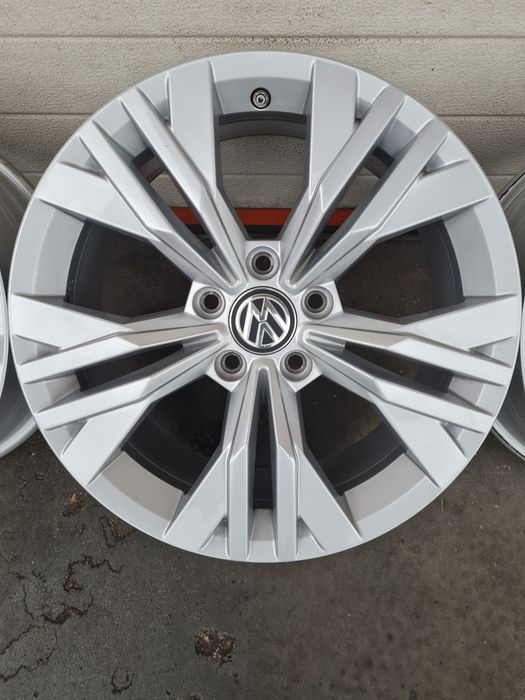 Оригинални джанти за ФОЛКСВАГЕН VW AUDI SEAT SKODA R17 5x112 ET38 7J