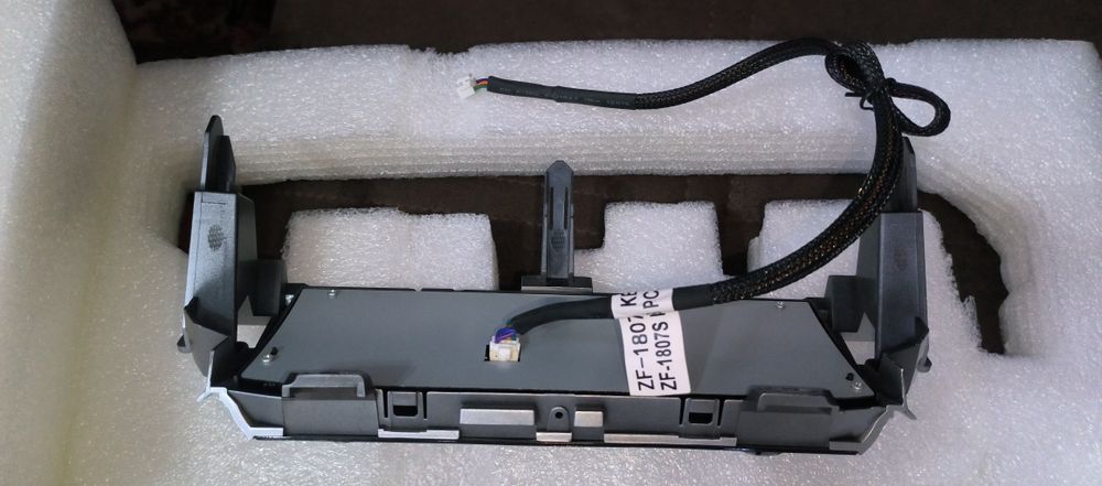 Android manitor Land Cruiser