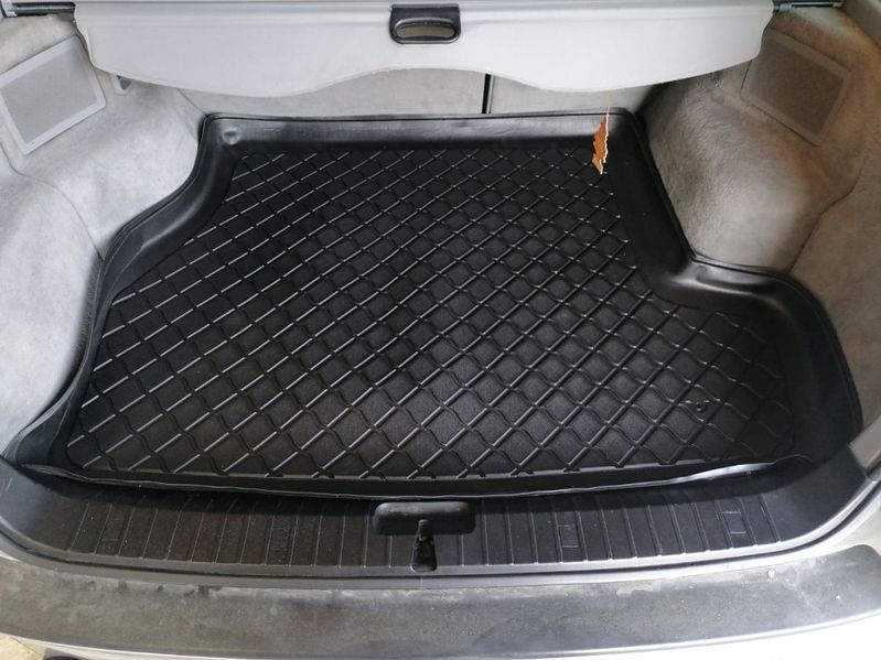 Стелки за багажник специално за модела кола. Налични на склад