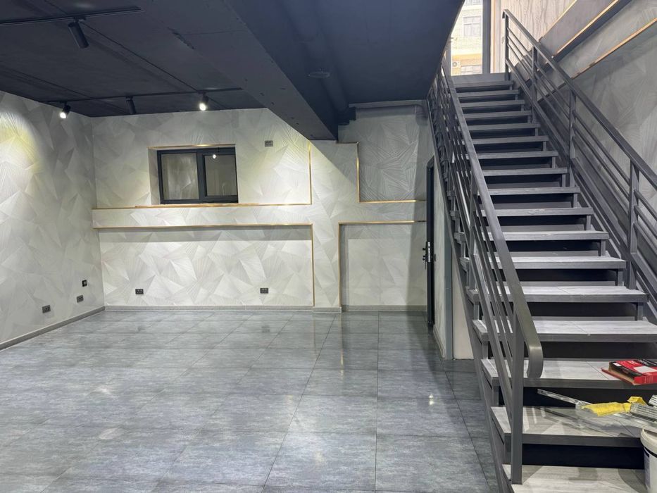 СРОЧНО, сдаётся нежилое помешение на ул Махтумкули