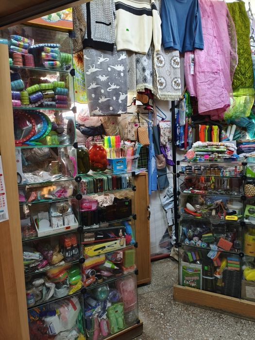 Продаётся бутик в магазине Прогресс.