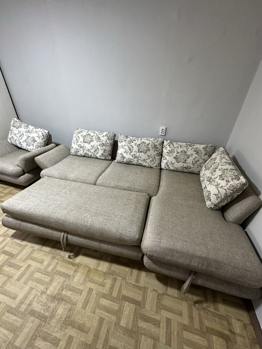Продам угловой диван + кресло