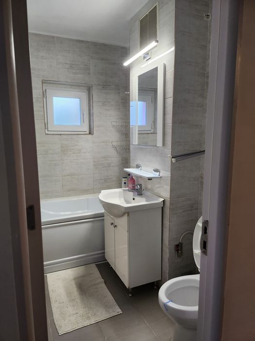 Inchiriez apartament 2 camere,decomandat, zona str.G Enescu