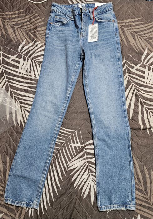 Чисто нови дънки BDG в размер XXS