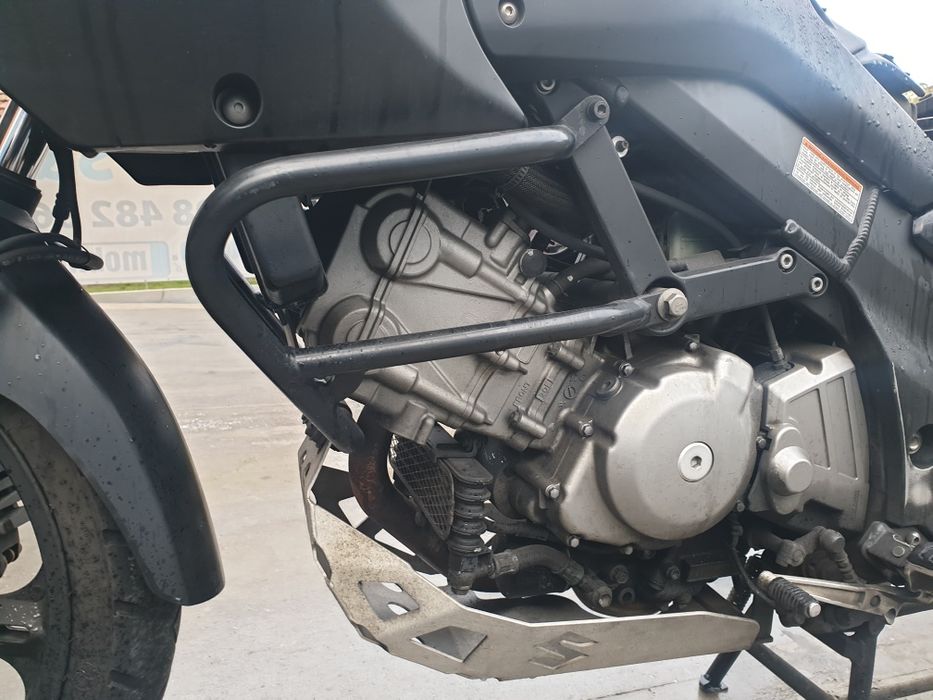 Suzuki V-storm 2004-2010г. Стойка за странични куфари,  преден ролбар.