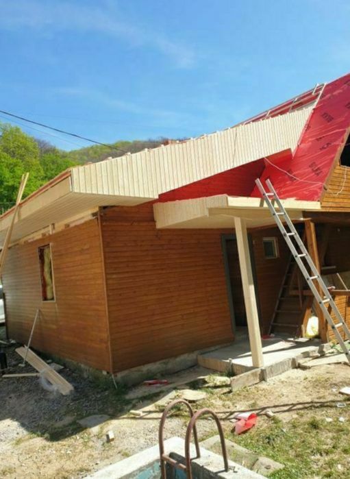 Executăm următoarele :Acoperișuri, Dulgherie, Mansarda,Reparatii urgente,Tinichigerie, Terase
