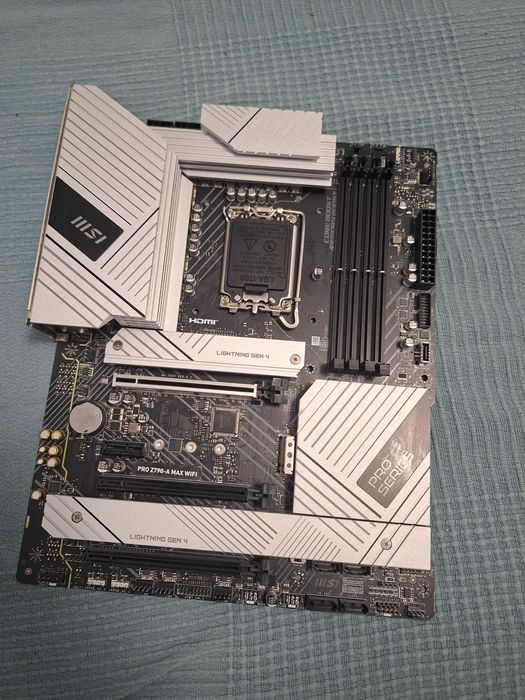 Placa de baza MSI z790-a max wifi