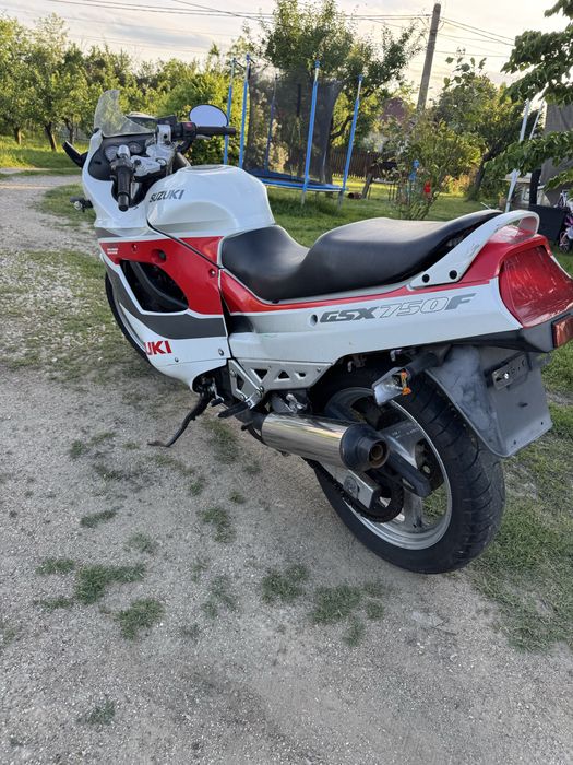 Suzuki GSX 750 F