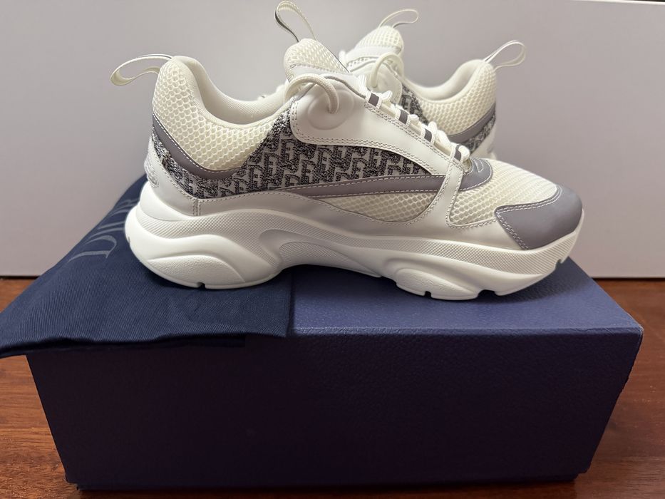 Dior B22