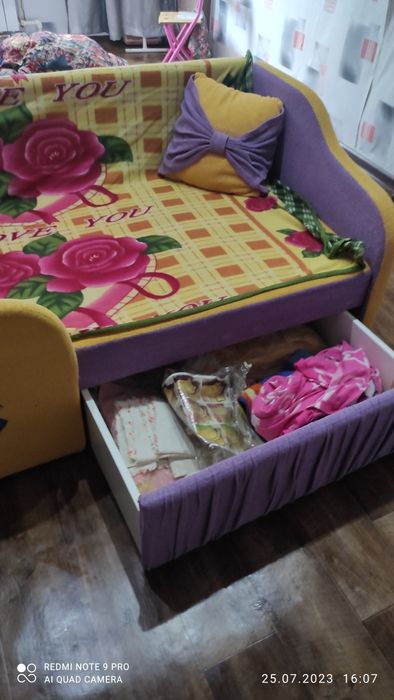Продам детский диван-кровать