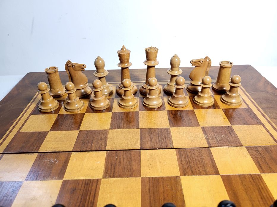 #8 Стар дървен шах и табла