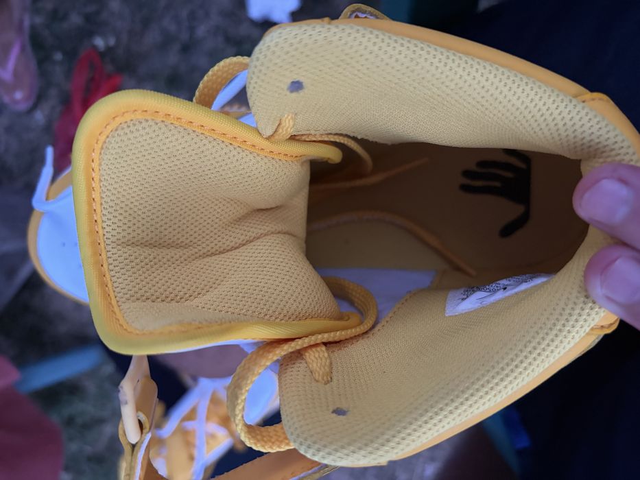 Air Force 1 Mid "Off-White - Varsity Maize"