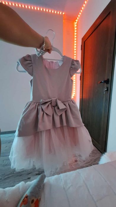 Пудрено розова рокля