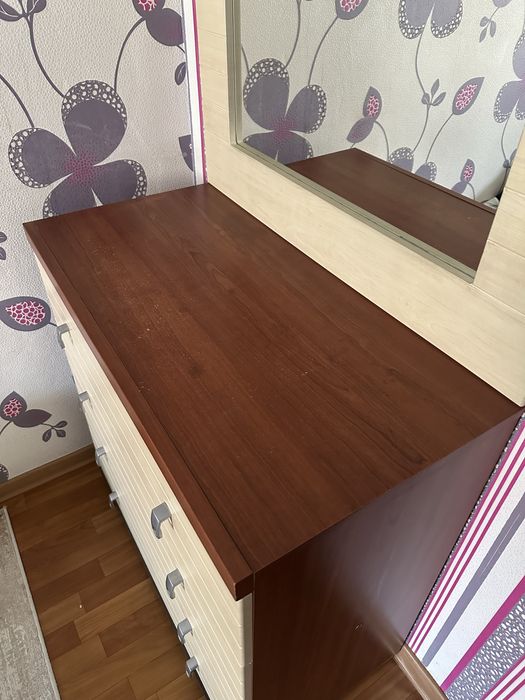 Шкаф и комод для вещей