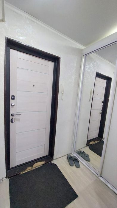 Продам 1 комнатную центр Спутник