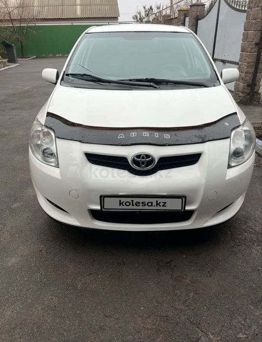 Продам Toyota Auris 1.6 в хорошем состоянии