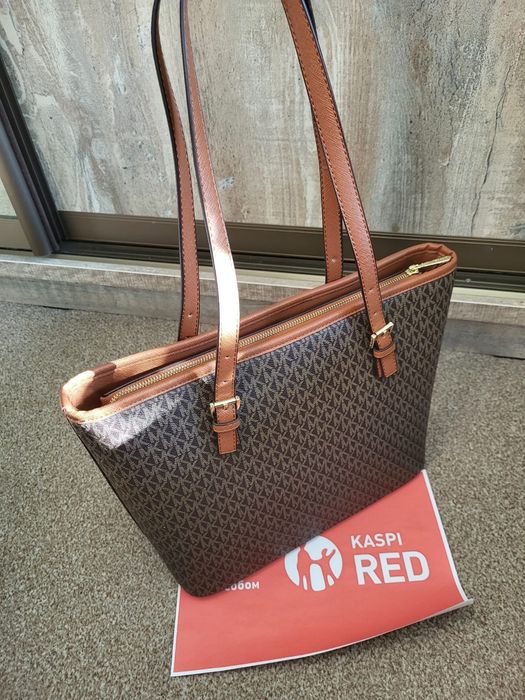 Michael Kors новый.