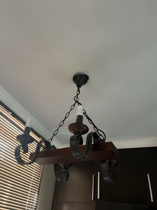 Люстра потолочная деревянная