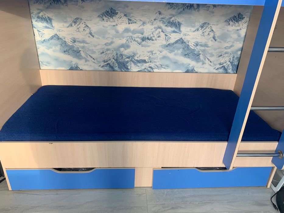 Продам двухярусный кровать