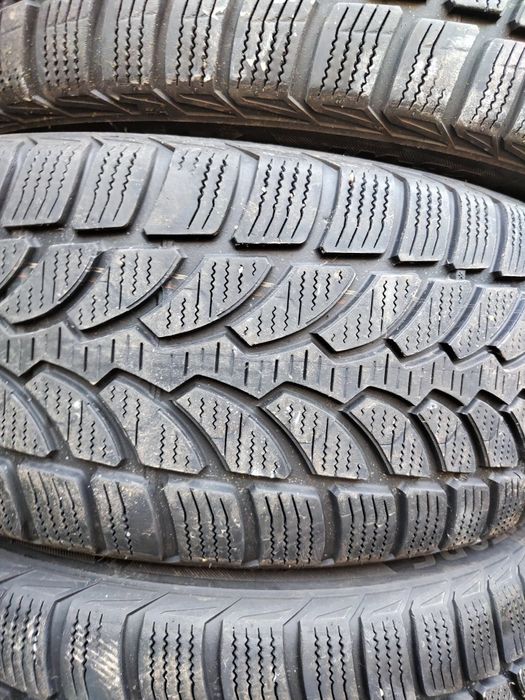 4 бр зимни 225/50/17 Bridgestone RFT