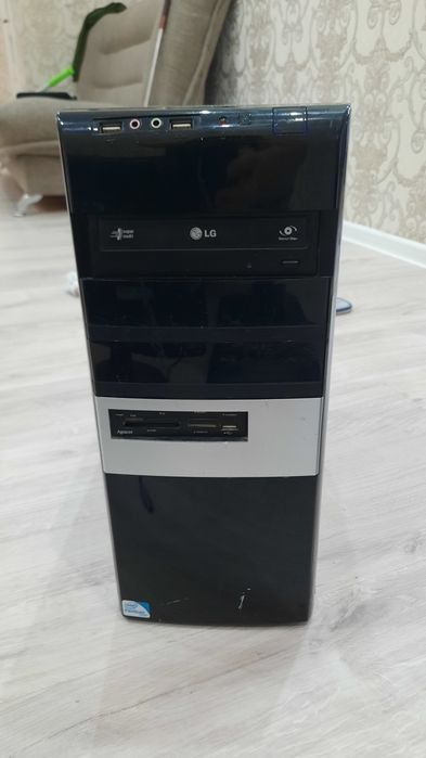 Продаются 3 шт. мониторы, 2 шт. процессоры.