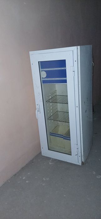 Холодильник сотилади