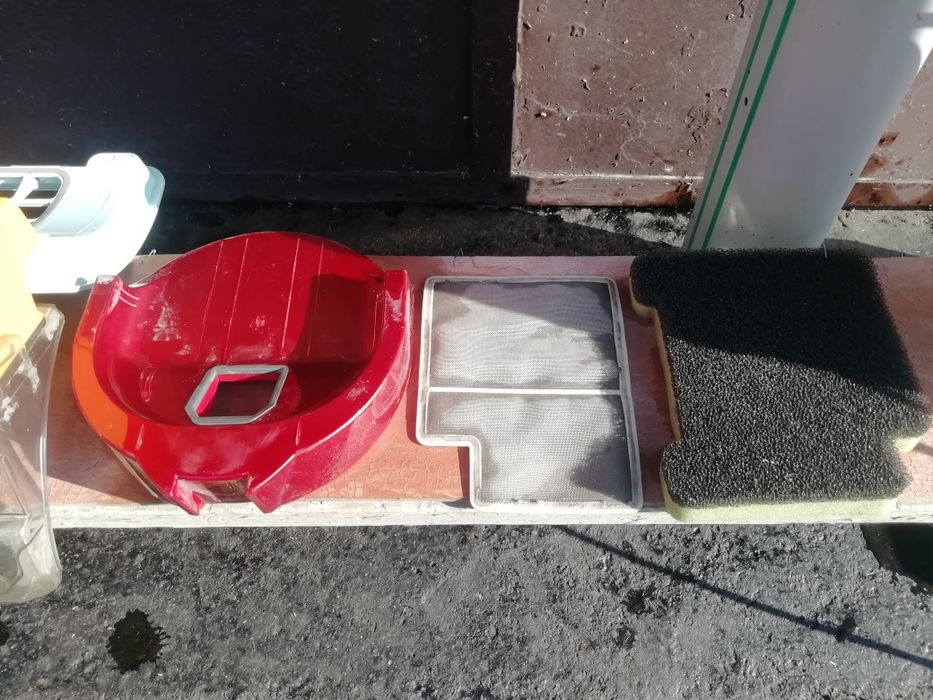 Контейнер и фильтр для пылесоса