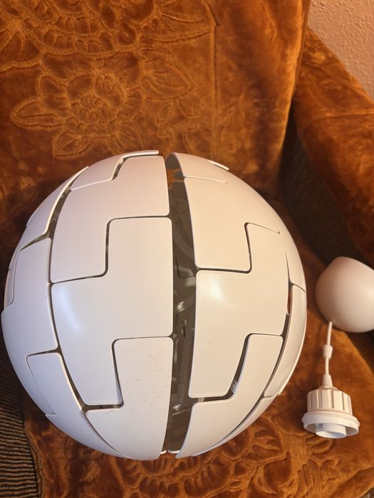 Lustra IKEA in forma de glob ALBA, extensibila