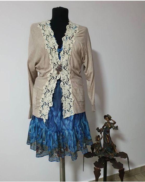 Cardigan/capa pentru rochii, fuste, pantaloni, blugi;