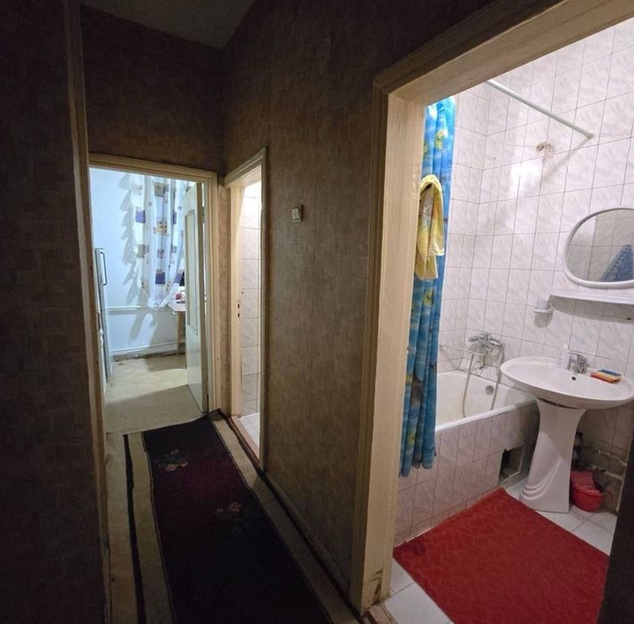 Чиланзар 1 квартал Высокопотолочка квартира 2х комнатная 3 этаж