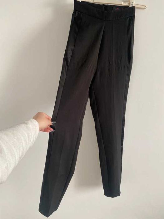 Costum / compleu botez /cununie pene si broderie neagra pantalon negru