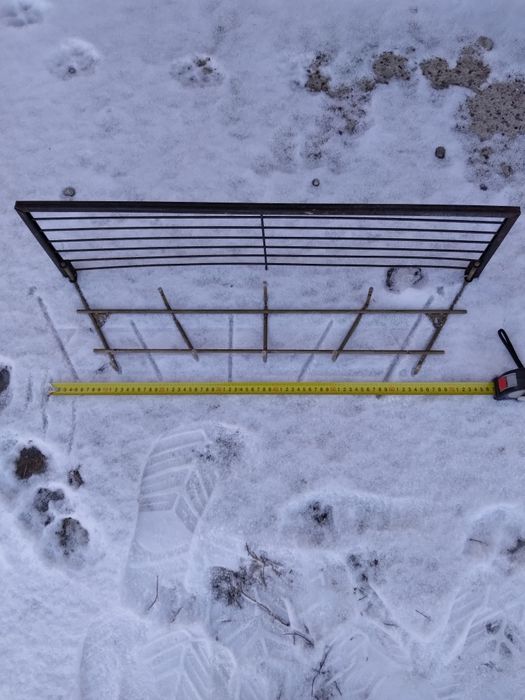 Настенная вешалка