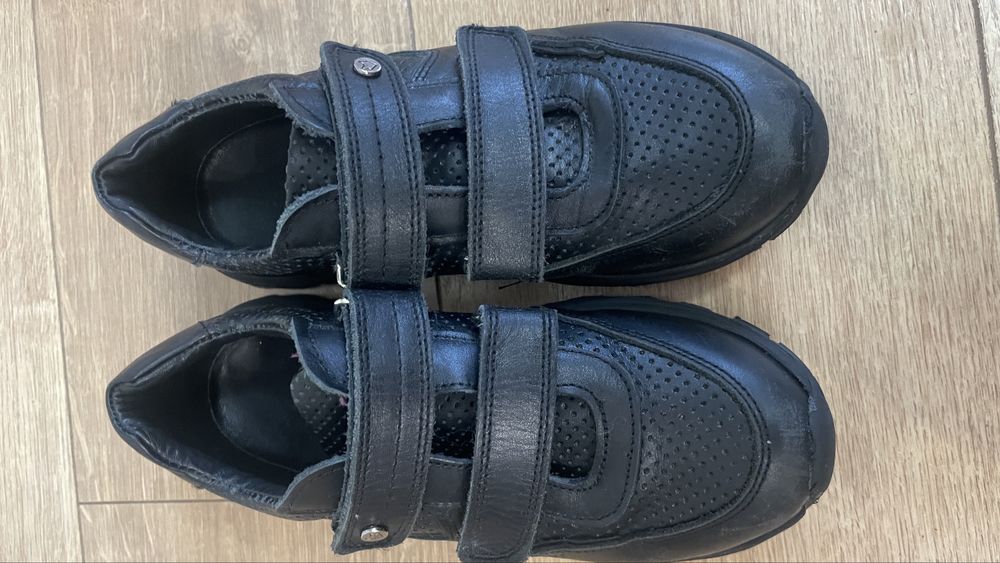 Продам Кожанный кросс детский